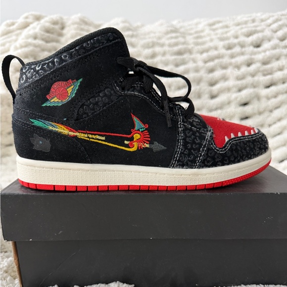 Air Jordan 1 Mid SE 'Siempre Familia' (Size 3)